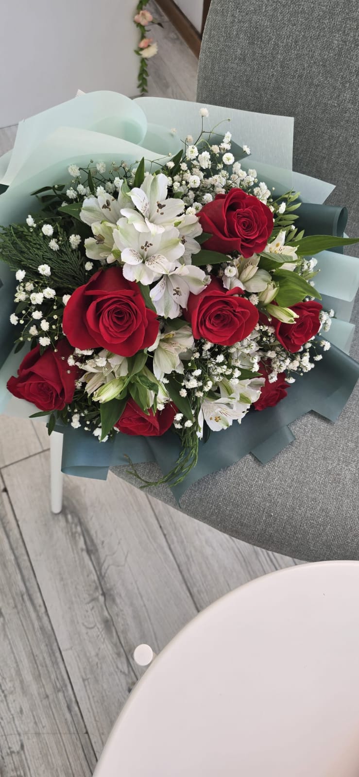 Ramo de rosas de Floristería Jazmín en Oviedo